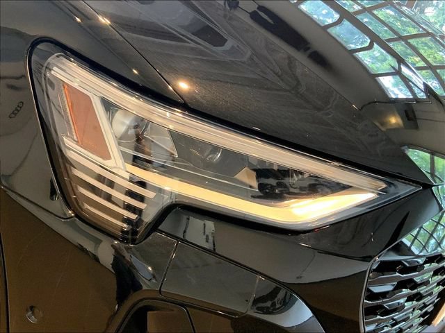 Certified 2024 Audi Q8 e-tron Prestige w/ Prestige Package AWD/4WD image 10