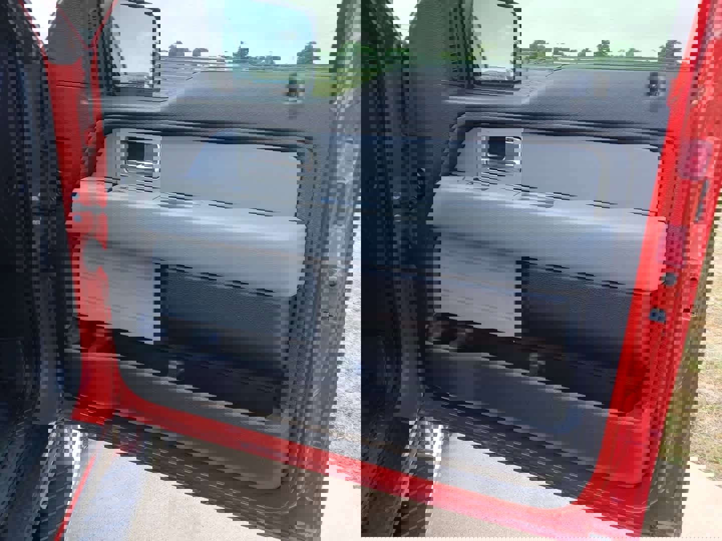 Used 2011 Ford F150 XLT w/ XLT Chrome Pkg AWD/4WD image 43