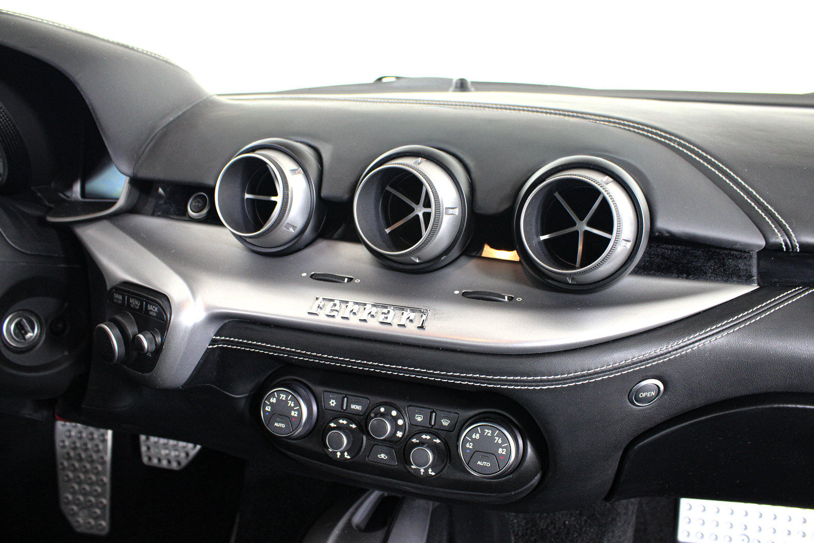 Used 2015 Ferrari F12 Berlinetta RWD image 44