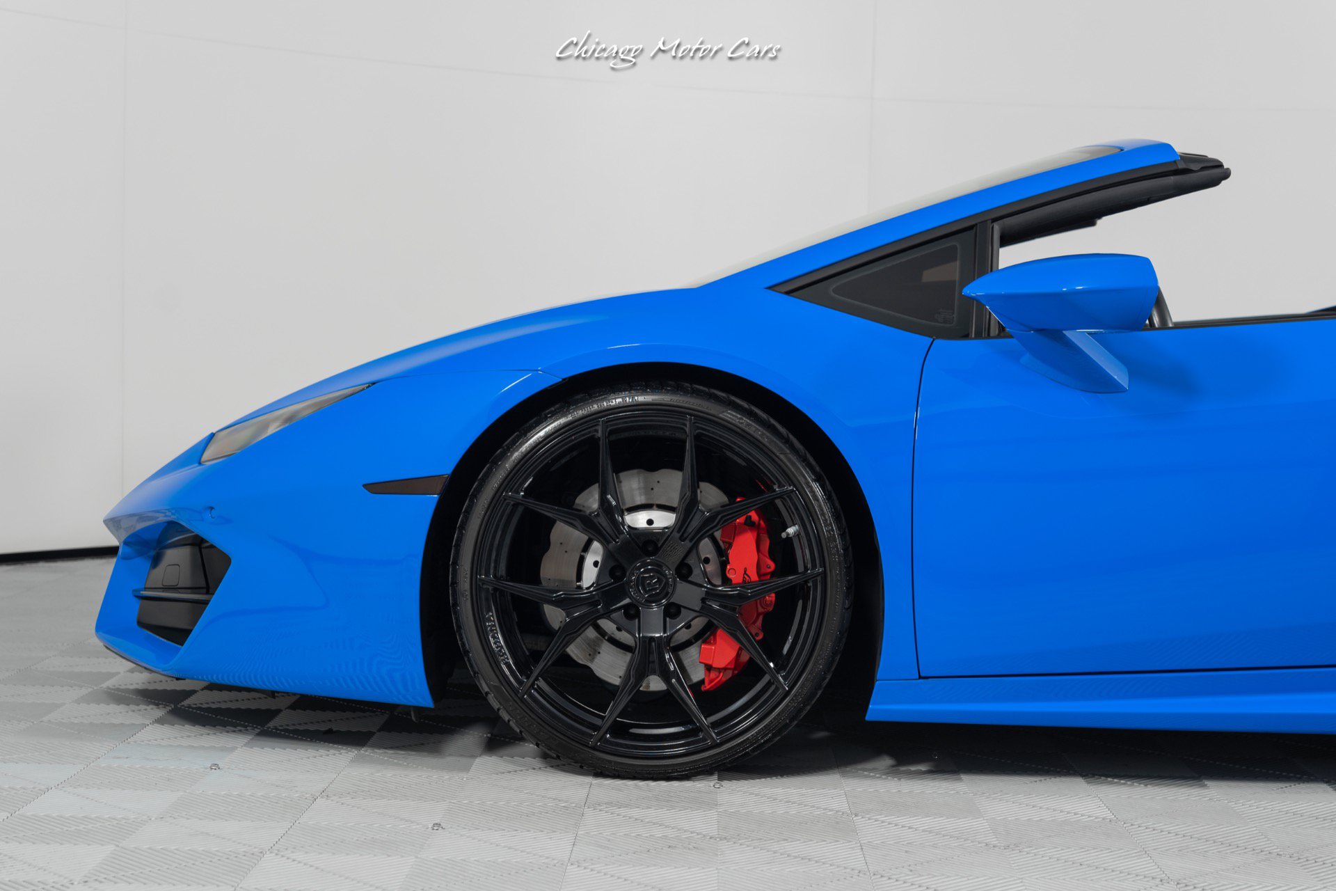 Used 2017 Lamborghini Huracan LP 580-2 RWD image 3