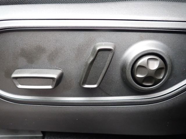 New 2025 Jeep Grand Cherokee Limited w/ Black Appearance Package image 17