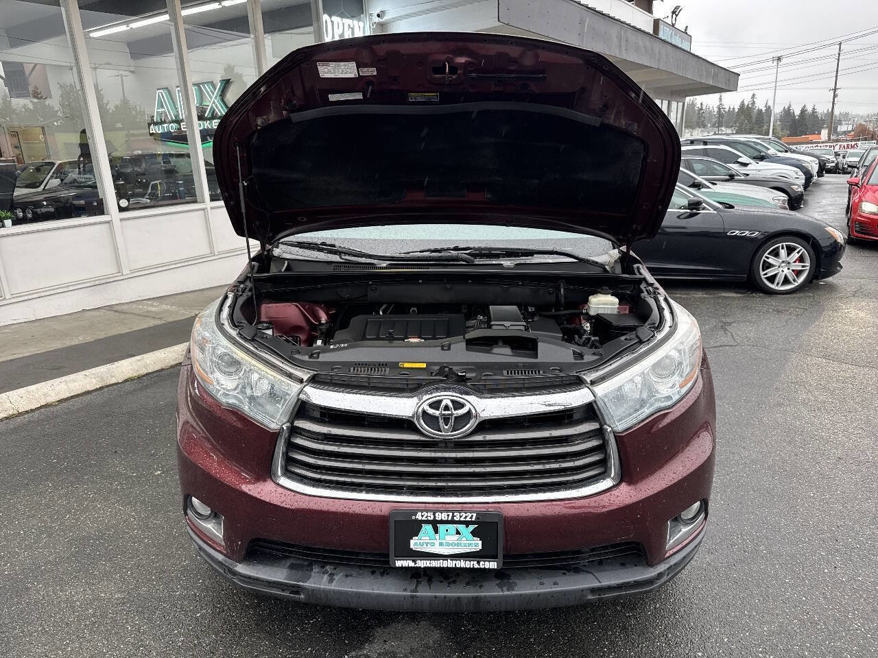 Used 2016 Toyota Highlander Limited w/ Four Season Floor Mat Package AWD/4WD image 14