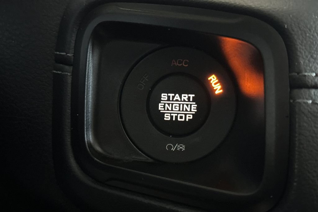 Used 2024 Jeep Wrangler Unlimited Sahara AWD/4WD image 24