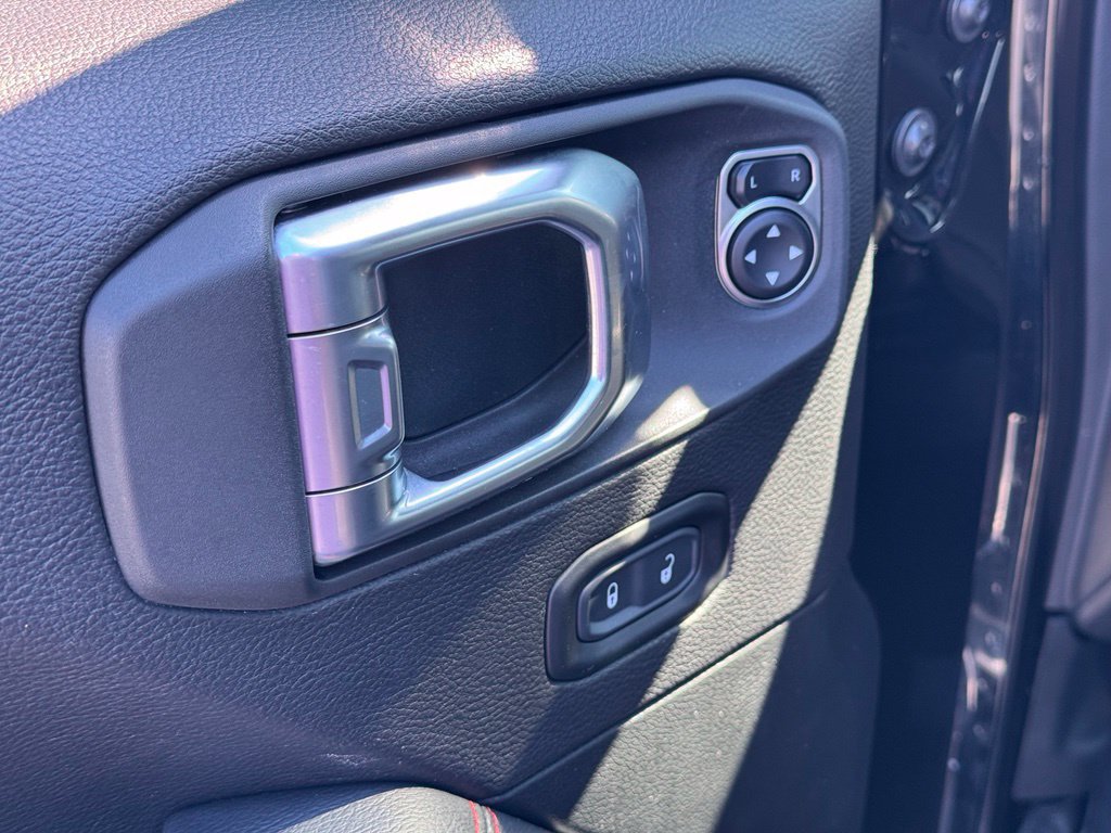 Used 2020 Jeep Gladiator Rubicon w/ Dual Top Group AWD/4WD image 13