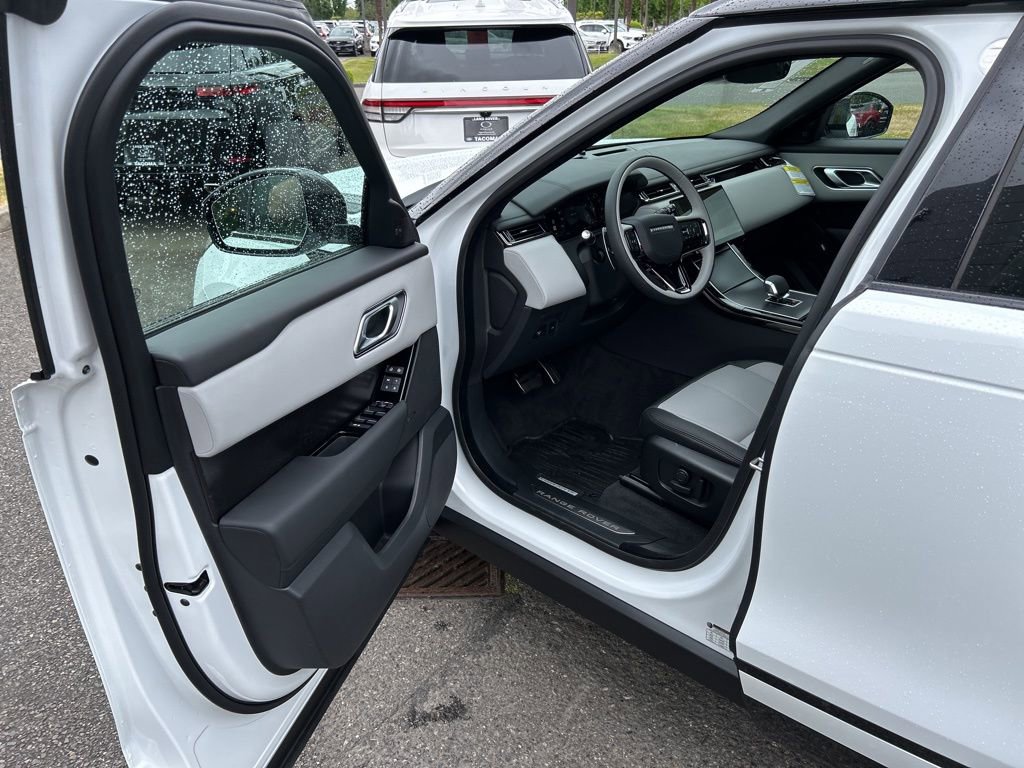 New 2026 Land Rover Range Rover Velar Dynamic SE image 10