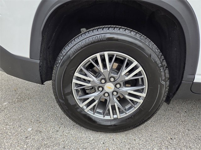 Used 2025 Chevrolet Traverse LT image 23