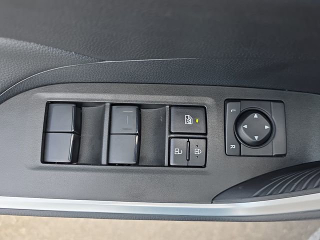 Used 2025 Toyota RAV4 LE image 27