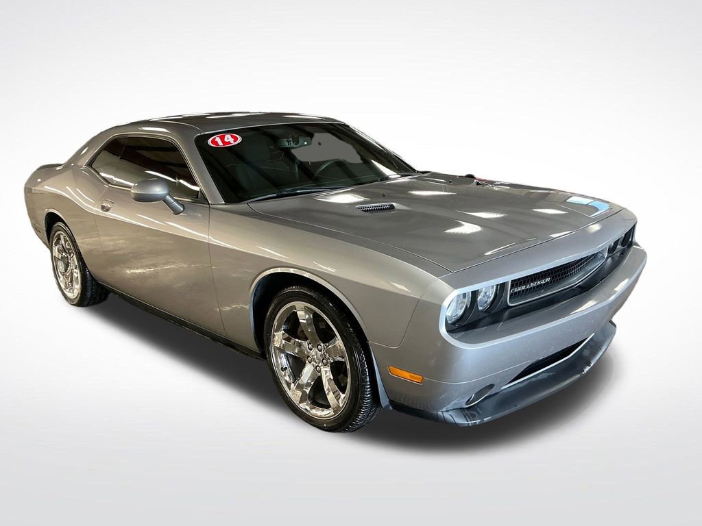 Used 2014 Dodge Challenger SXT w/ Super Sport Group (SS/T) RWD image 8