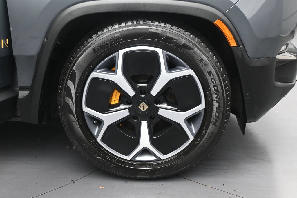 Used 2023 Rivian R1S Adventure Quad AWD/4WD image 32