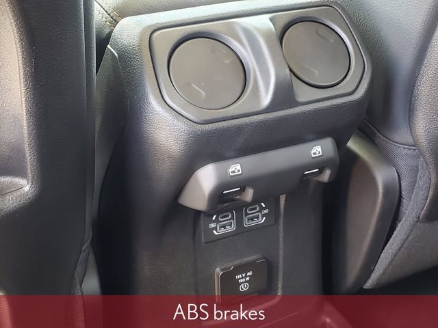 Used 2025 Jeep Wrangler Unlimited Sahara w/ Technology Group AWD/4WD image 37