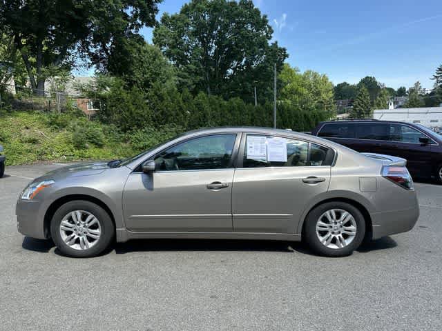Used 2012 Nissan Altima 2.5 SL w/ Technology Pkg FWD image 2