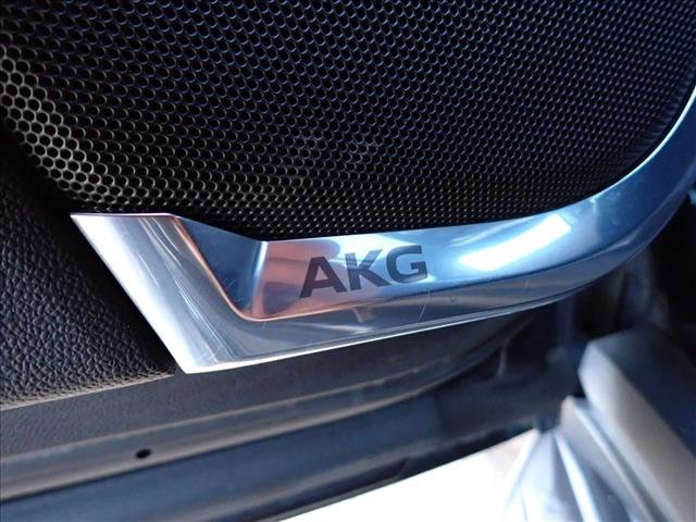 Used 2022 Cadillac Escalade ESV Premium Luxury image 17