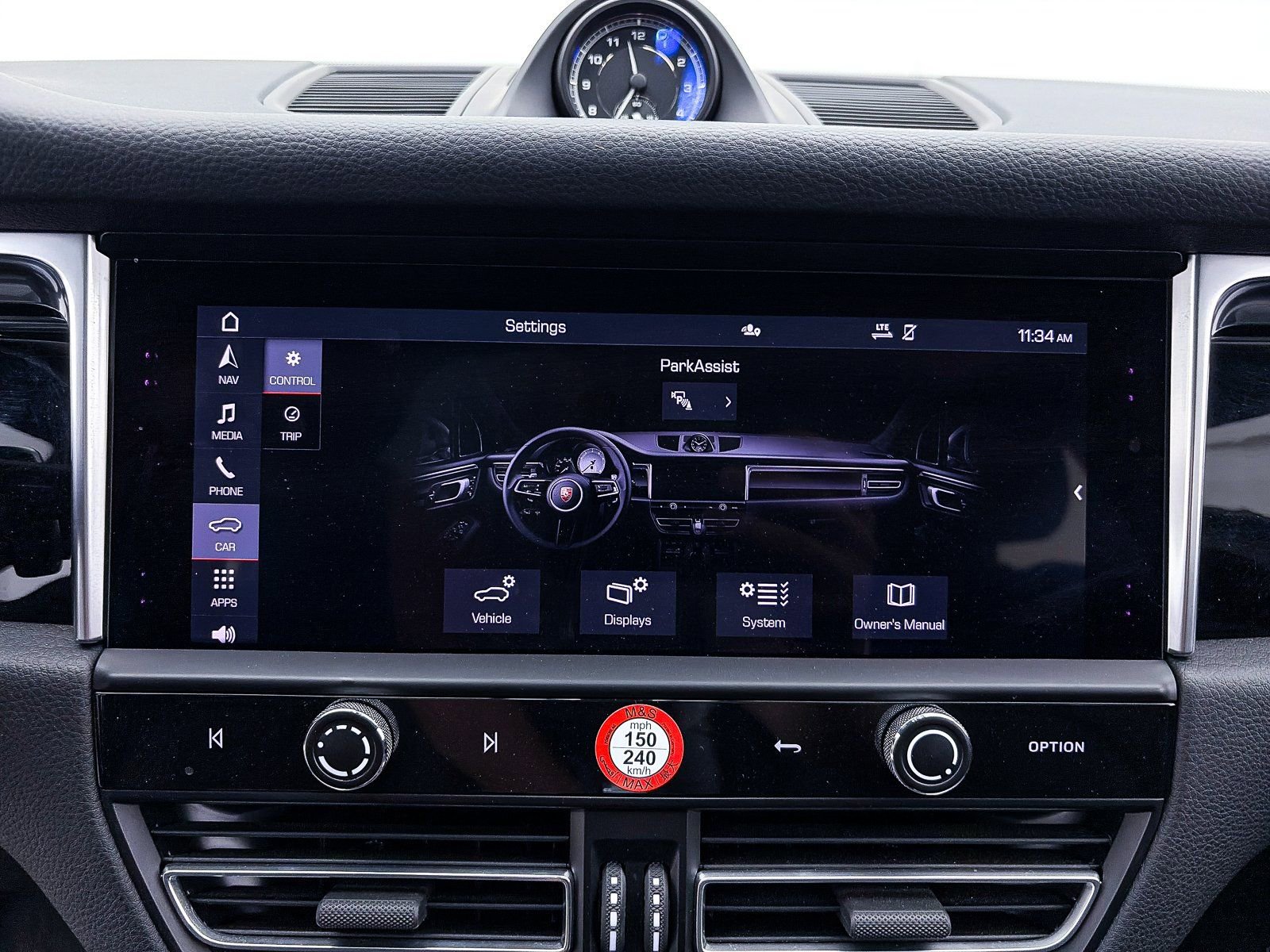 Used 2024 Porsche Macan image 25