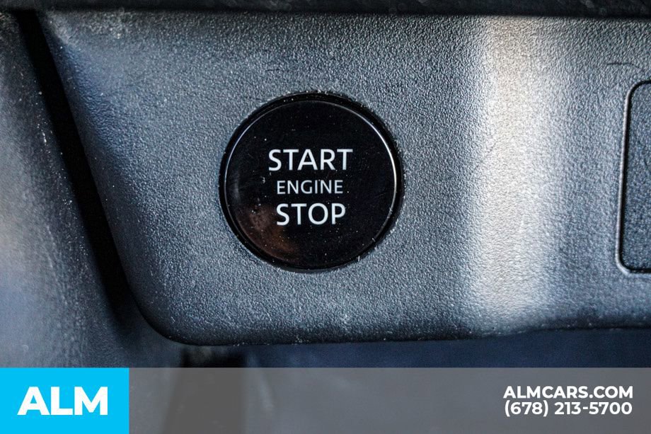 Used 2024 Nissan Rogue S image 44