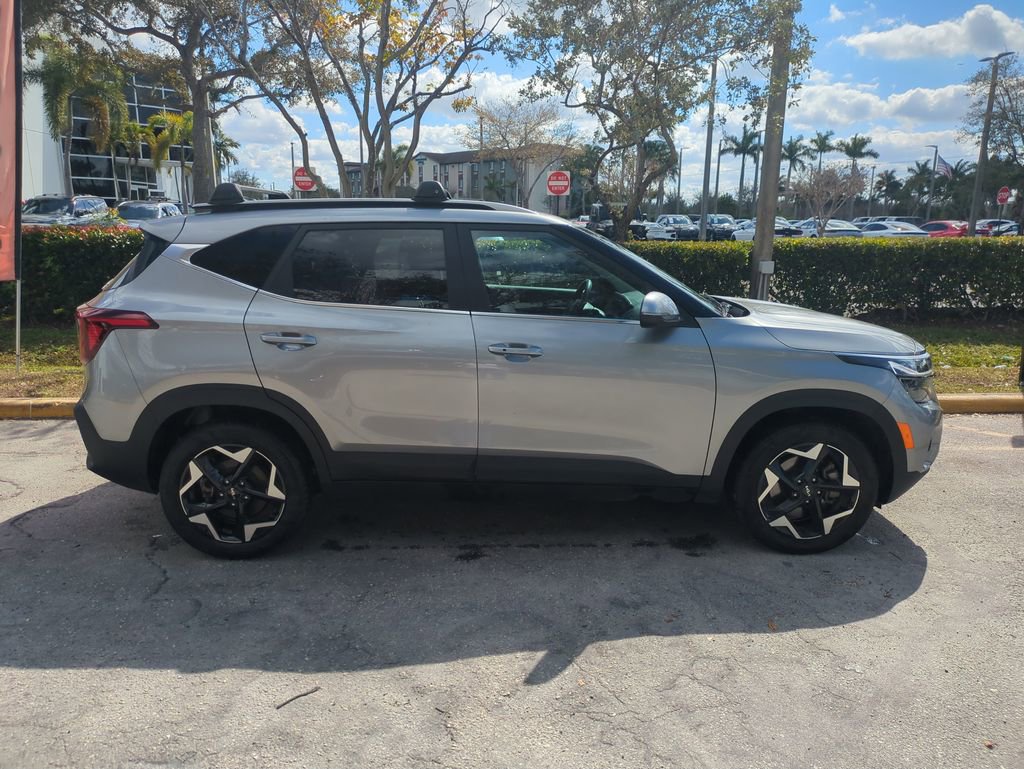 Used 2024 Kia Seltos EX image 4