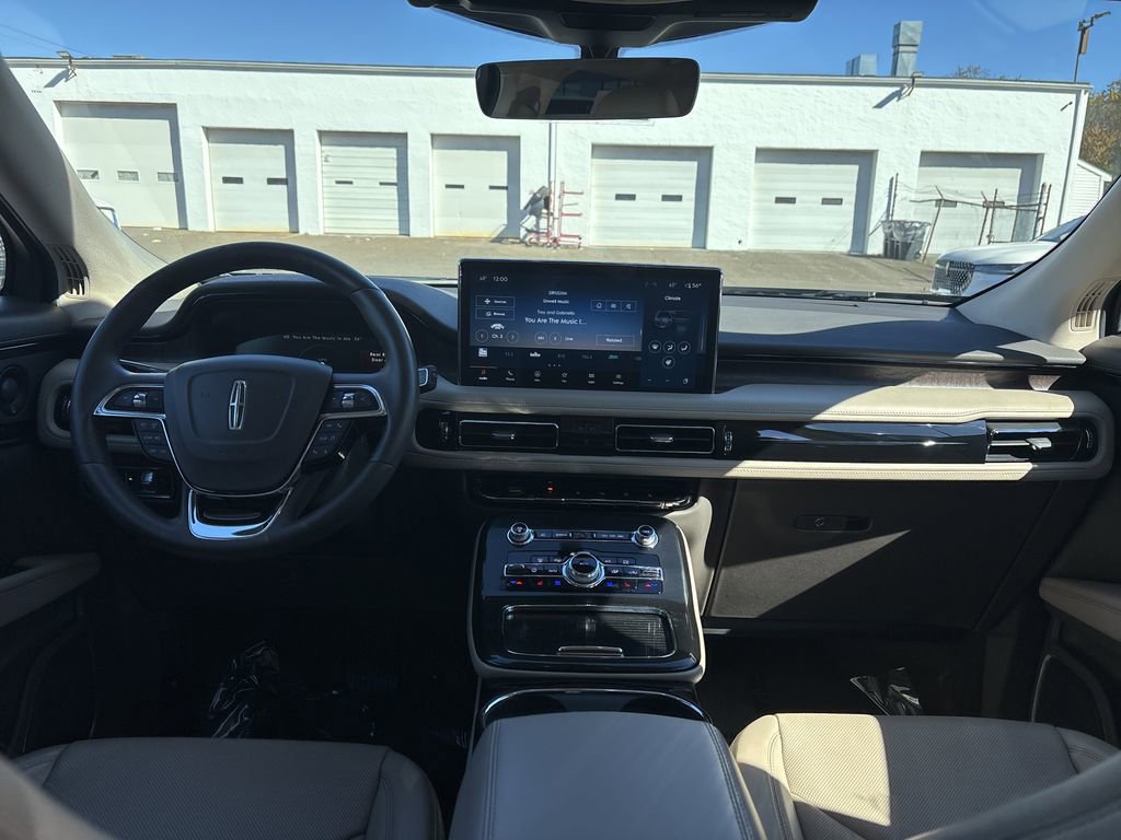 Certified 2022 Lincoln Nautilus Reserve w/ Luxury Package image 18