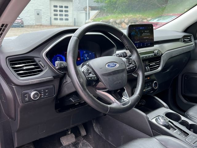Used 2022 Ford Escape Titanium AWD/4WD image 7