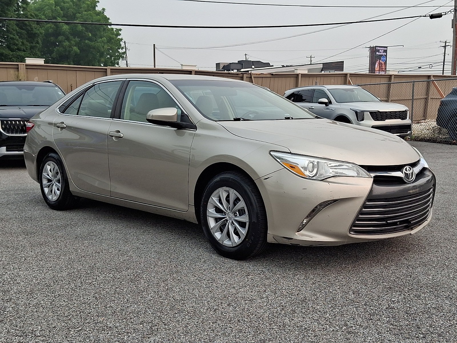 Used 2016 Toyota Camry LE FWD video 3