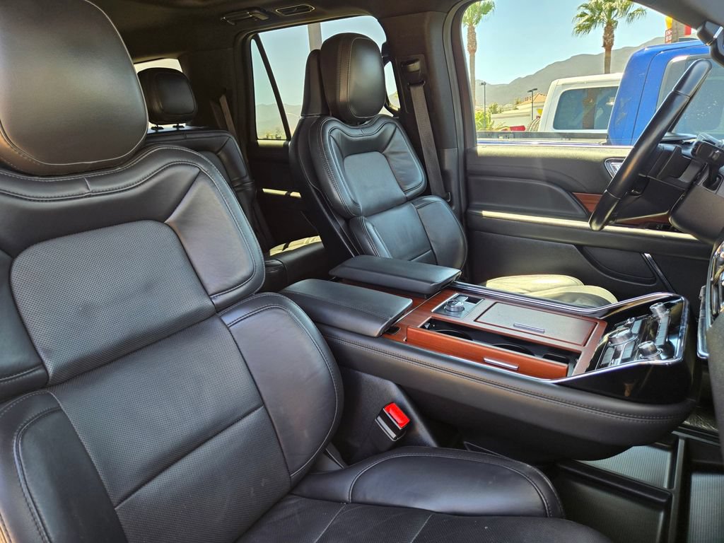 Used 2024 Lincoln Navigator Reserve AWD/4WD image 23