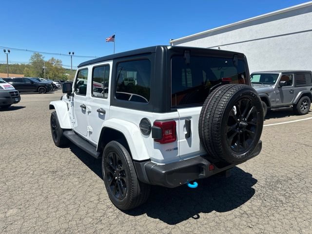 Used 2023 Jeep Wrangler Unlimited Sahara w/ Cold Weather Group AWD/4WD image 4