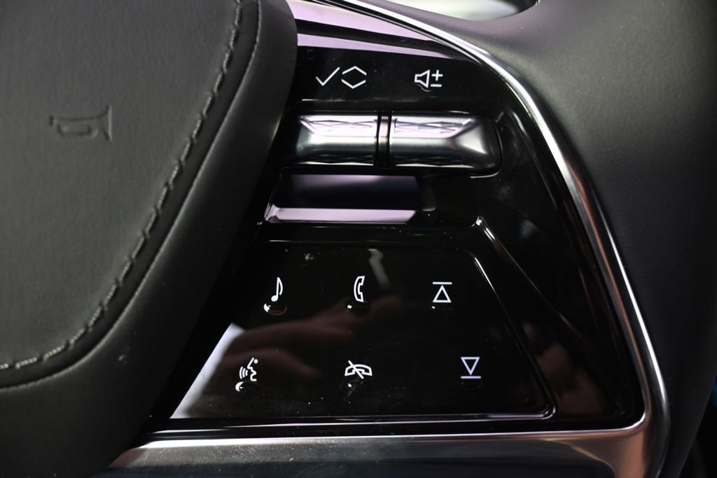 New 2026 Cadillac Vistiq Platinum image 34