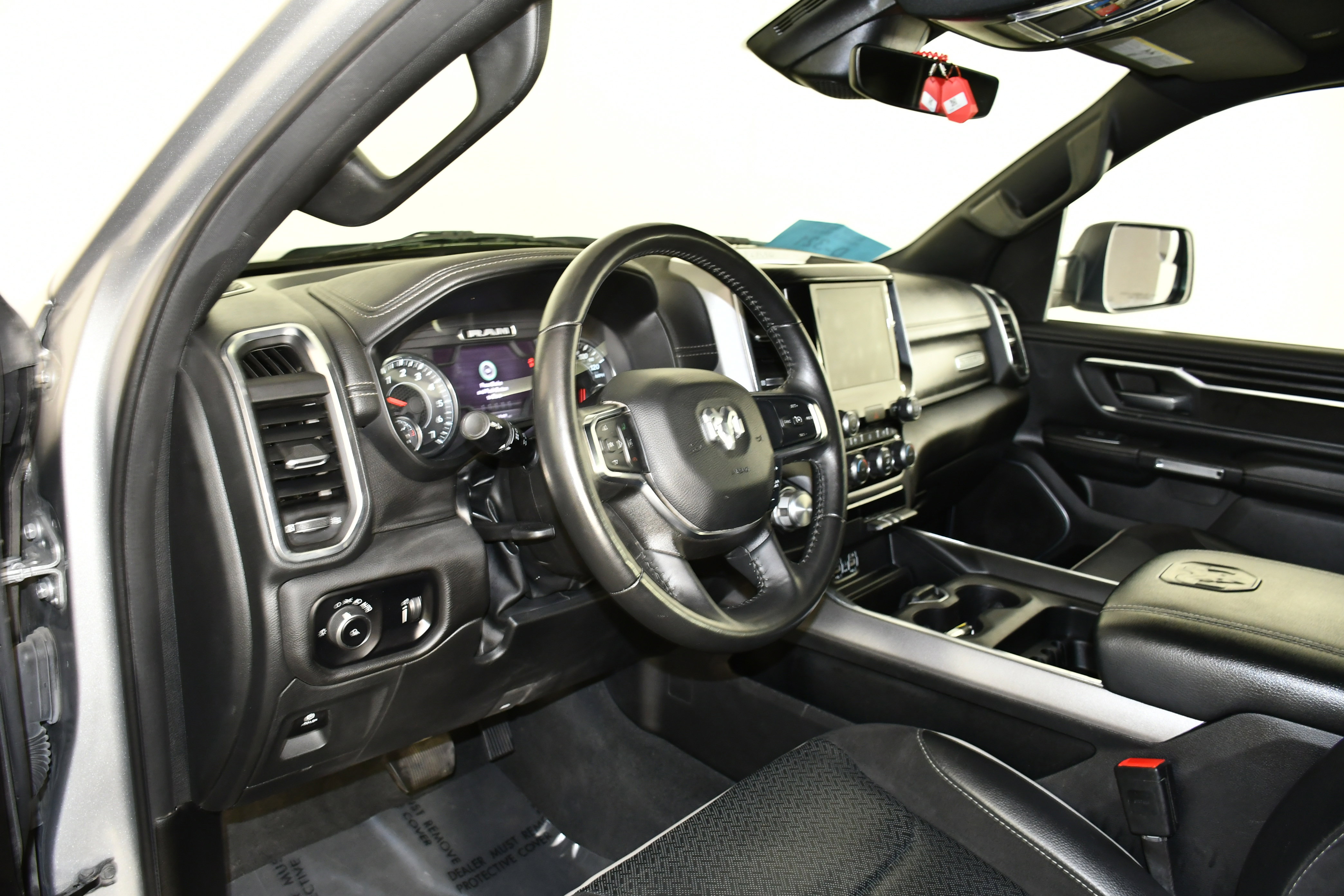 Used 2024 RAM 1500 Laramie image 39