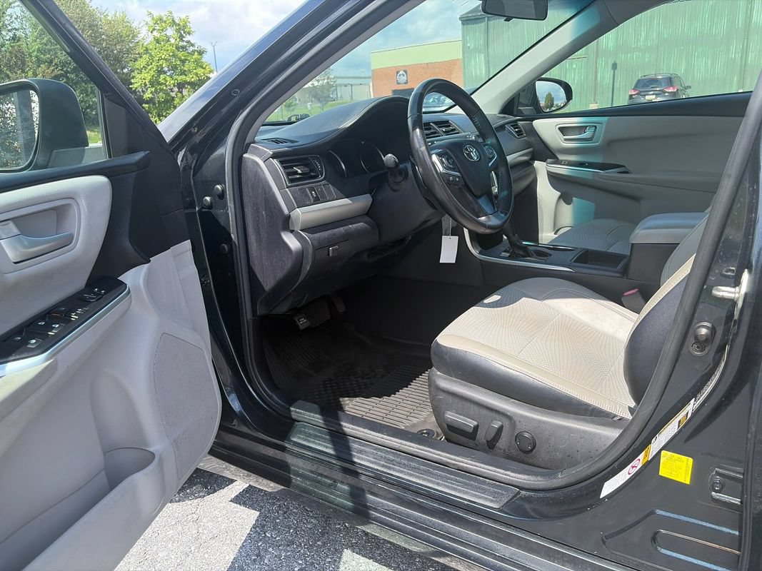 Used 2017 Toyota Camry SE FWD image 10
