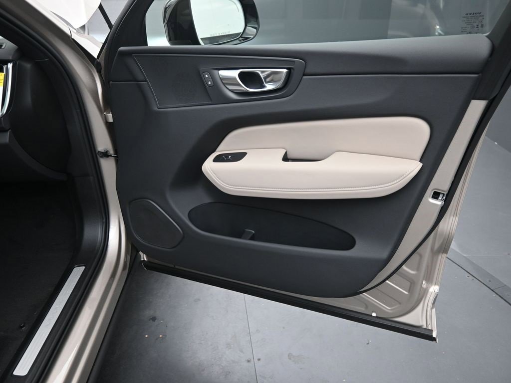New 2026 Volvo XC60 B5 Plus w/ Protection Package Premier image 35