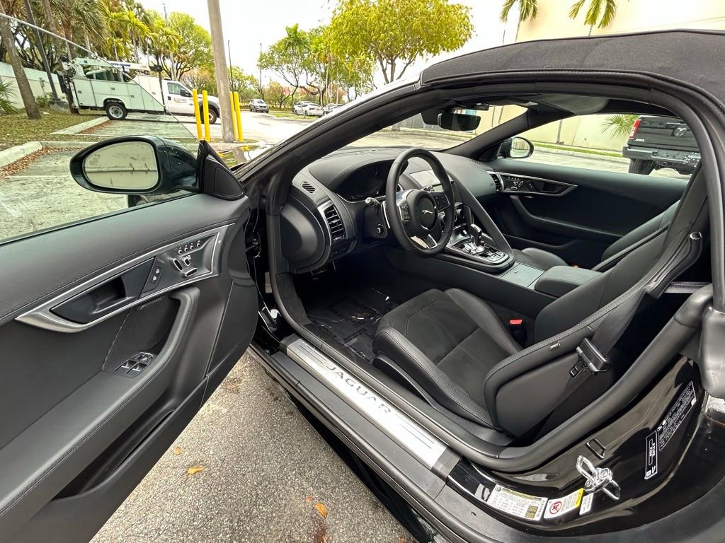 Used 2024 Jaguar F-TYPE R-Dynamic image 9