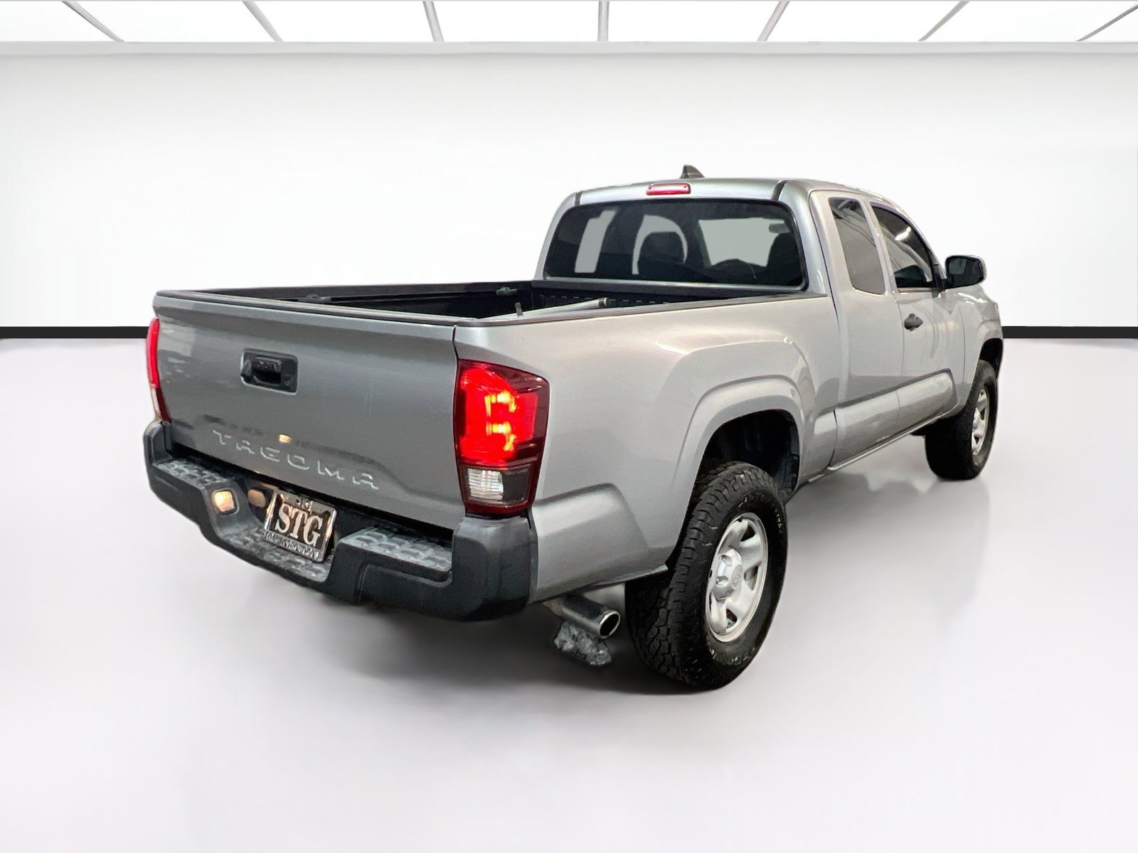 Used 2022 Toyota Tacoma SR RWD image 4