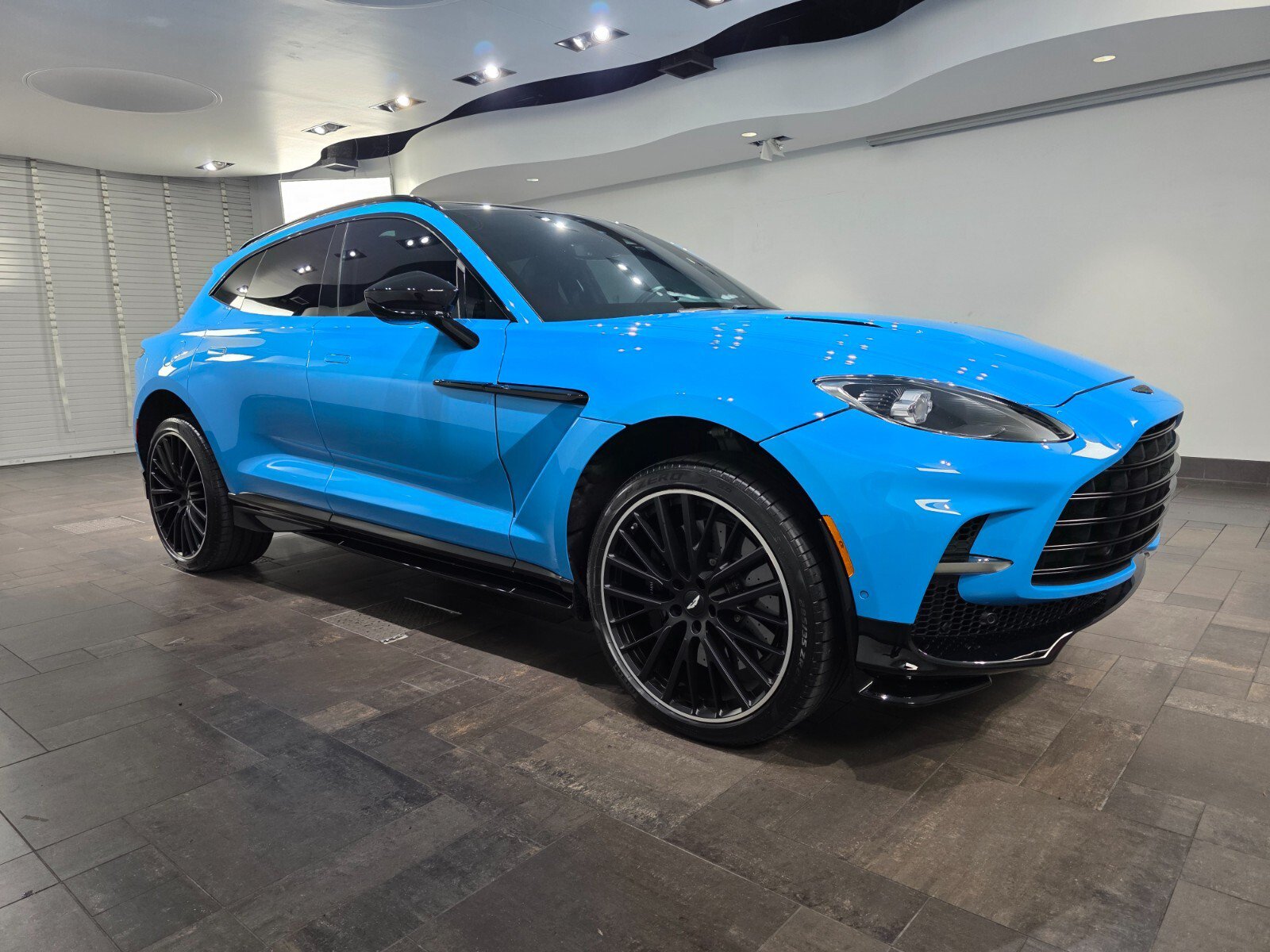Used 2023 Aston Martin DBX 707 AWD/4WD image 1