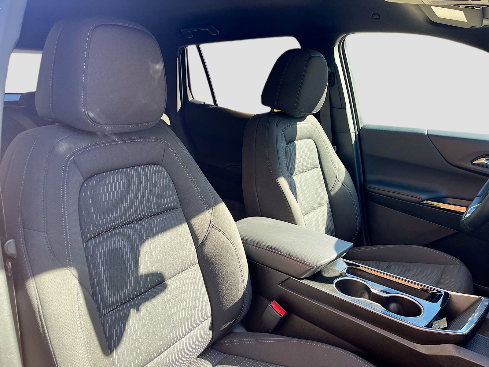 Used 2025 Chevrolet Equinox LT image 28