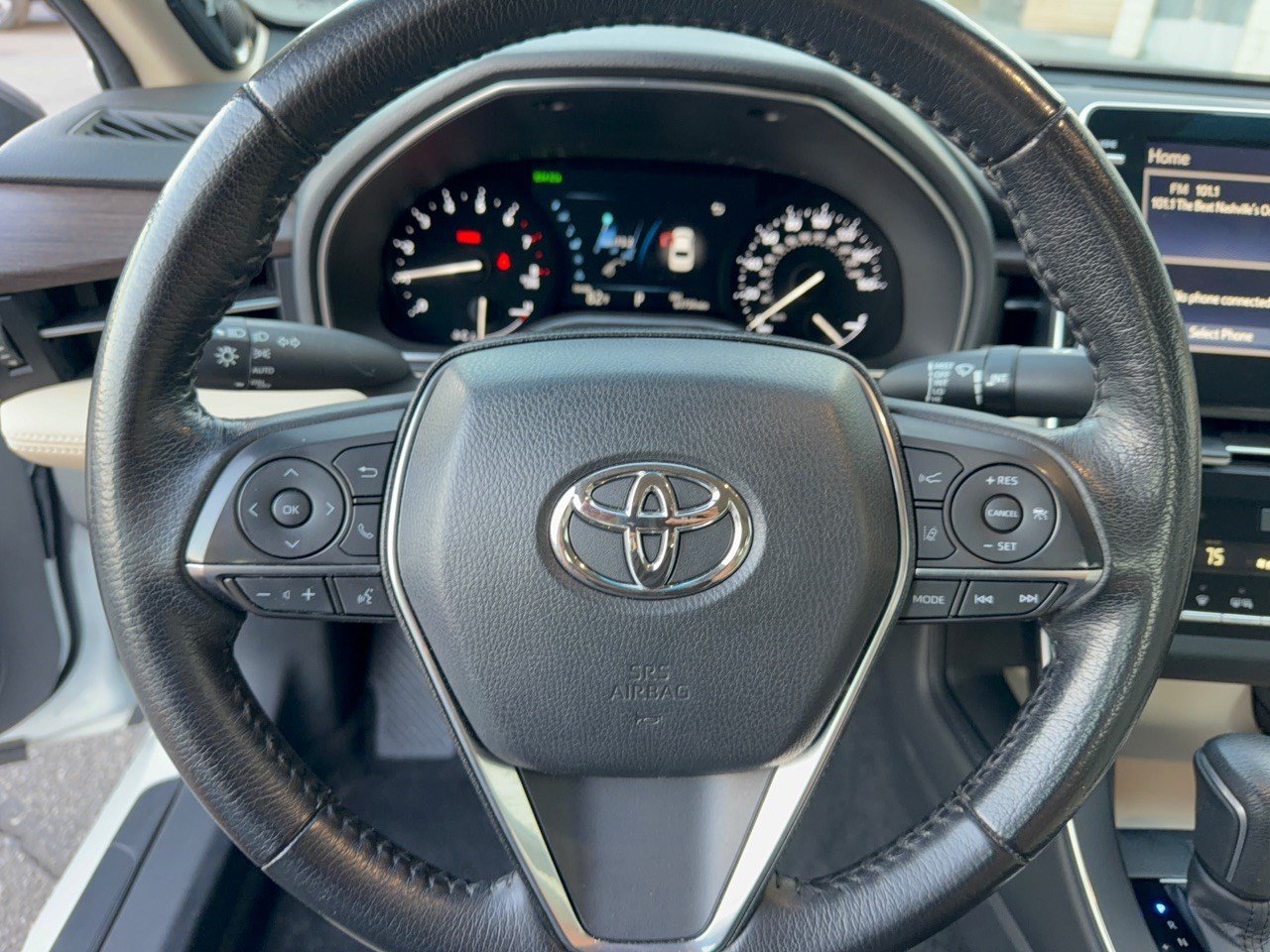Used 2019 Toyota Avalon XLE w/ Moonroof Package FWD image 10