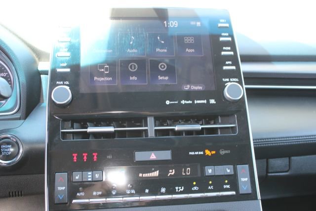 Used 2021 Toyota Avalon Touring w/ Advanced Safety Package image 13