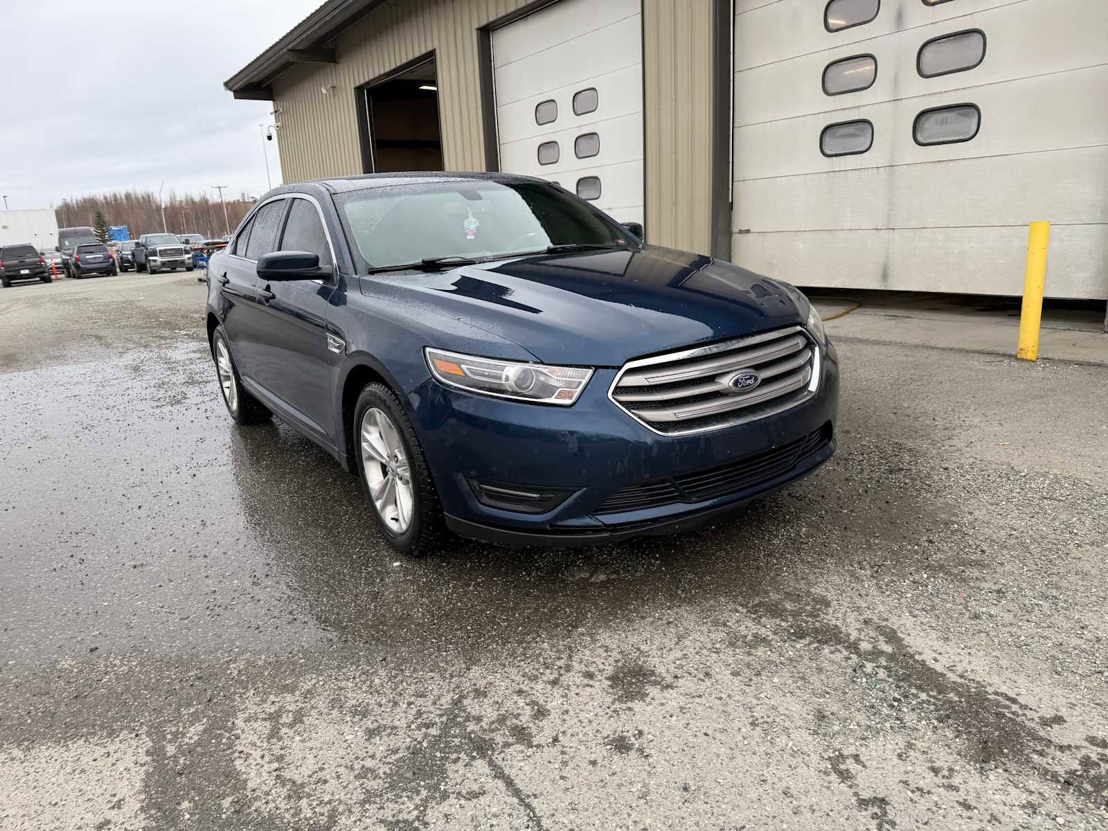 Used 2017 Ford Taurus SEL w/ Equipment Group 201A AWD/4WD image 5