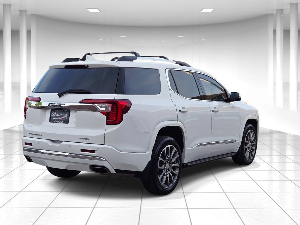 Used 2023 GMC Acadia Denali w/ Denali Ultimate Package AWD/4WD image 3