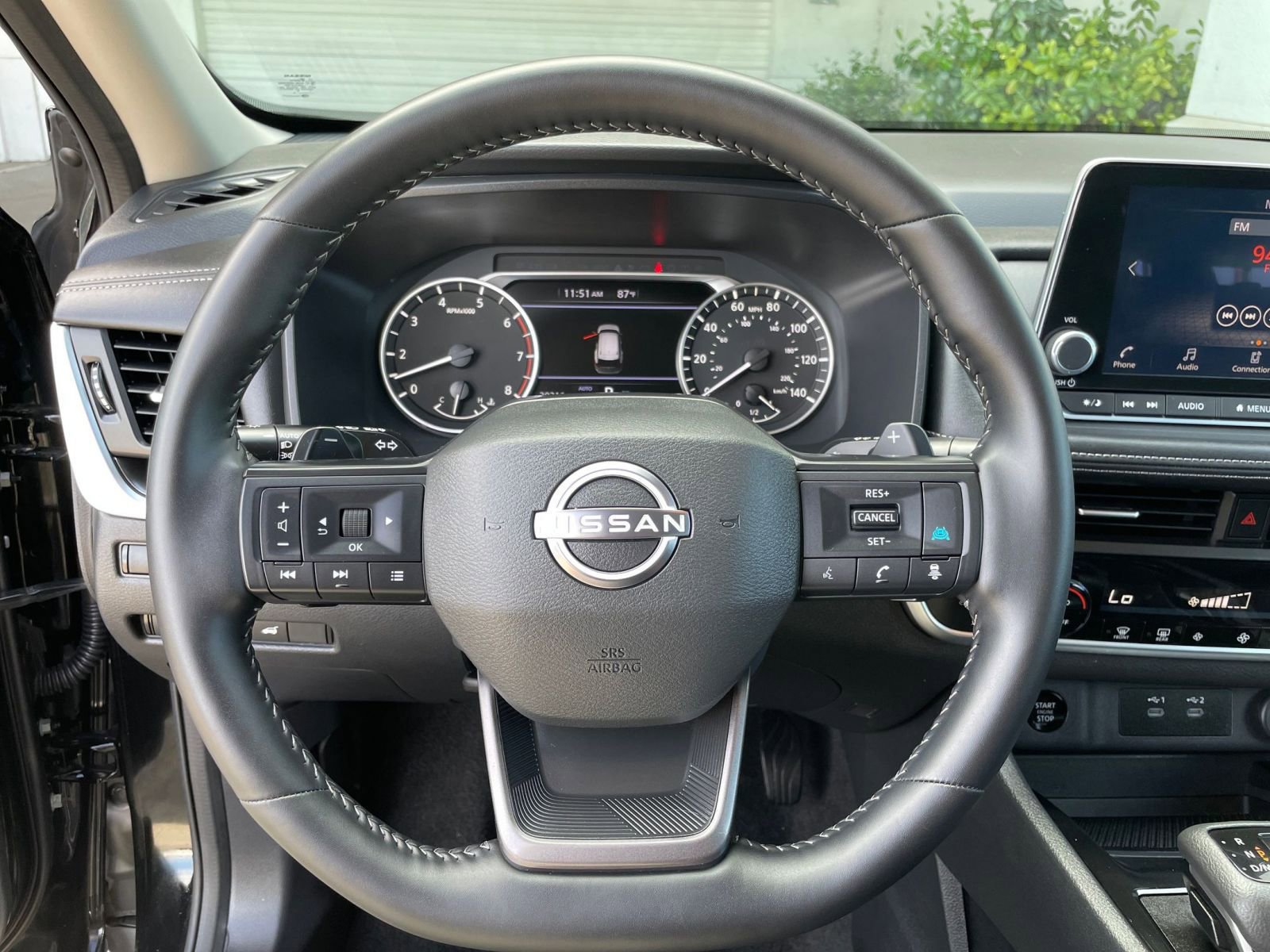 Used 2025 Nissan Rogue SV image 30