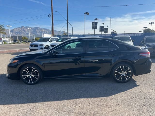 Used 2019 Toyota Camry SE w/ Carpet Mat Package image 6