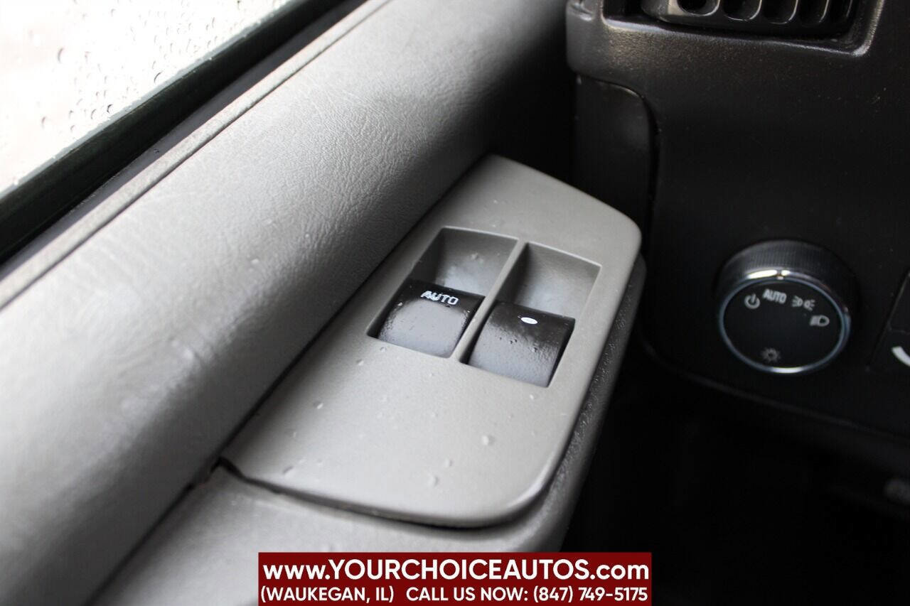 Used 2011 Chevrolet Express 1500 image 34