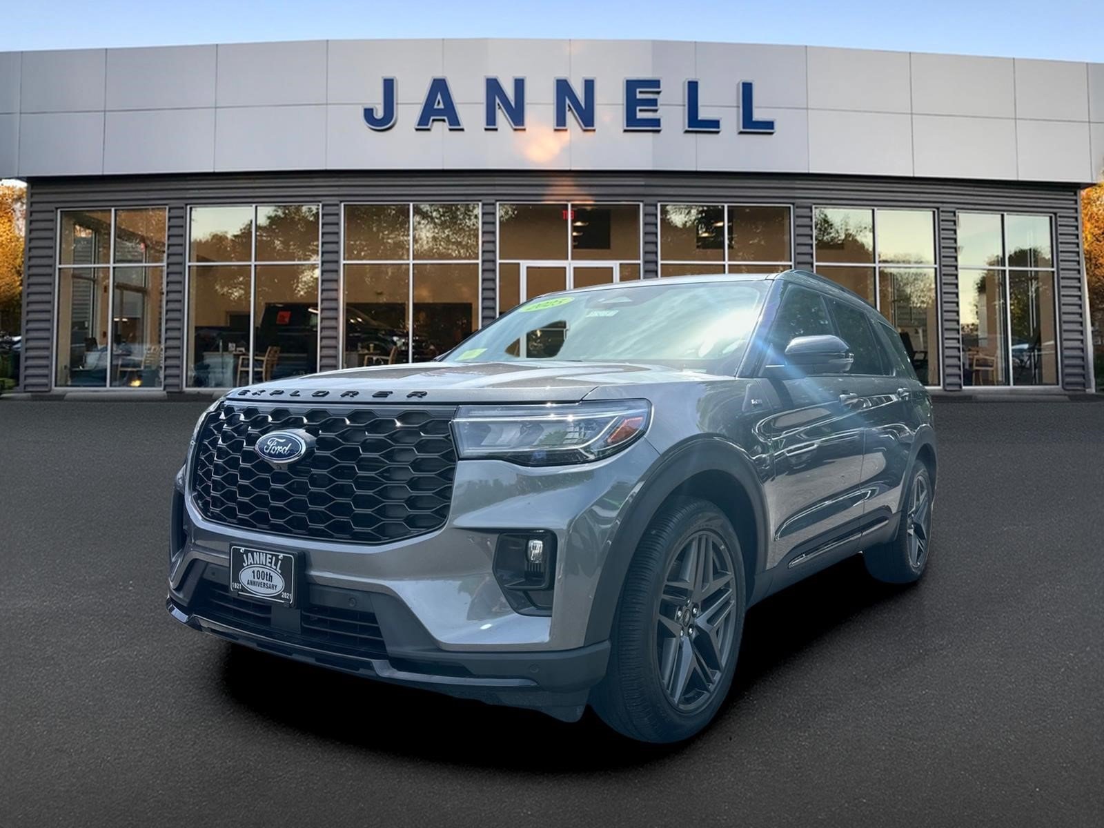 Used 2025 Ford Explorer ST-Line w/ ST-Line Street Pack AWD/4WD image 1