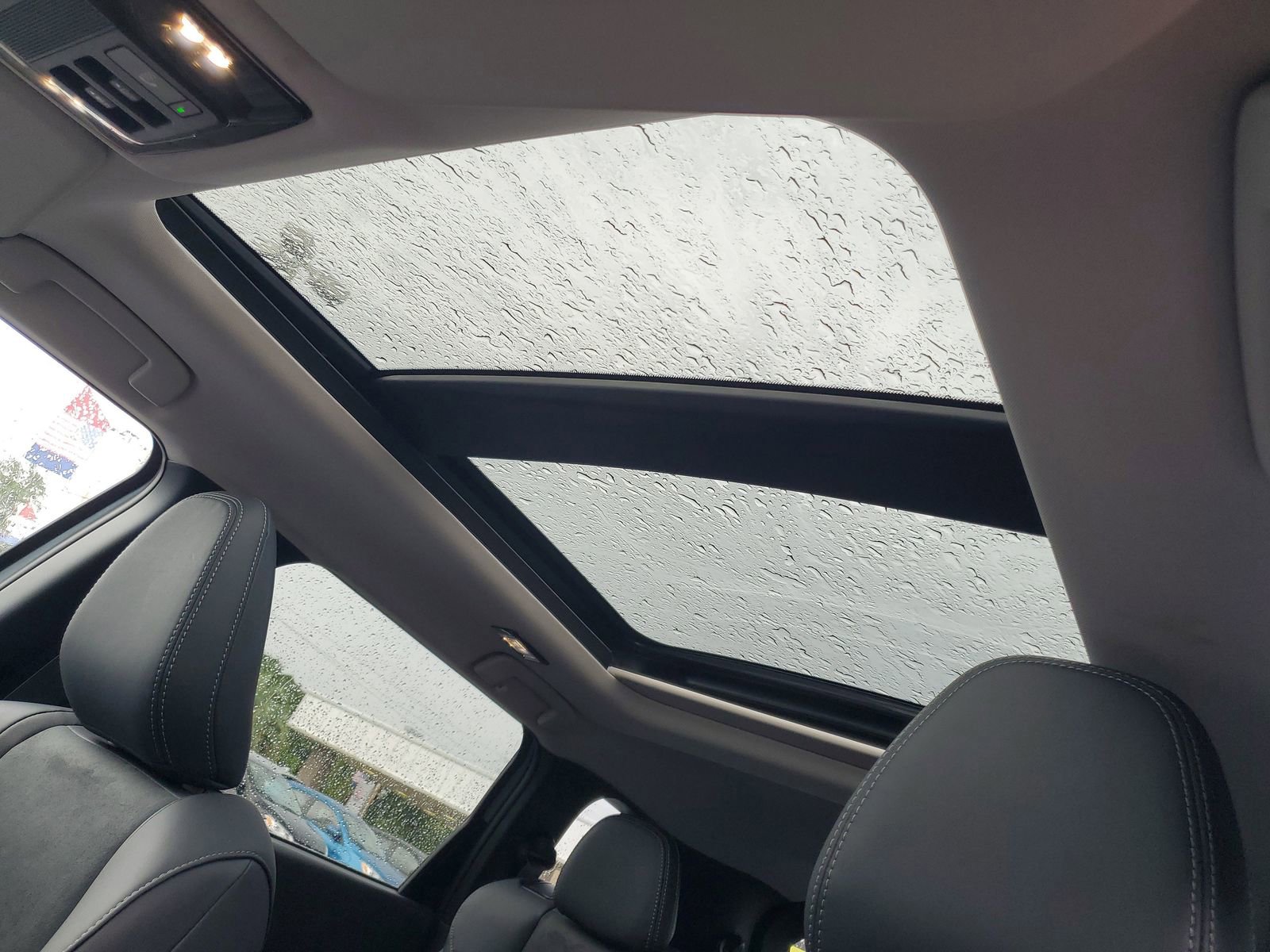 New 2025 Mitsubishi Outlander SE image 10