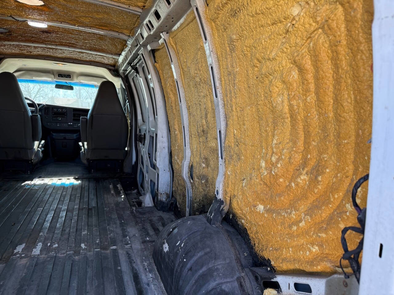 Used 2018 Chevrolet Express 3500 Extended w/ Driver Convenience Package image 8