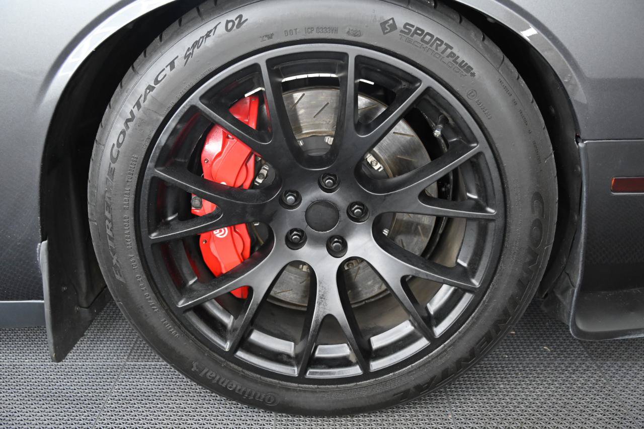 Used 2015 Dodge Challenger SRT Hellcat RWD image 43