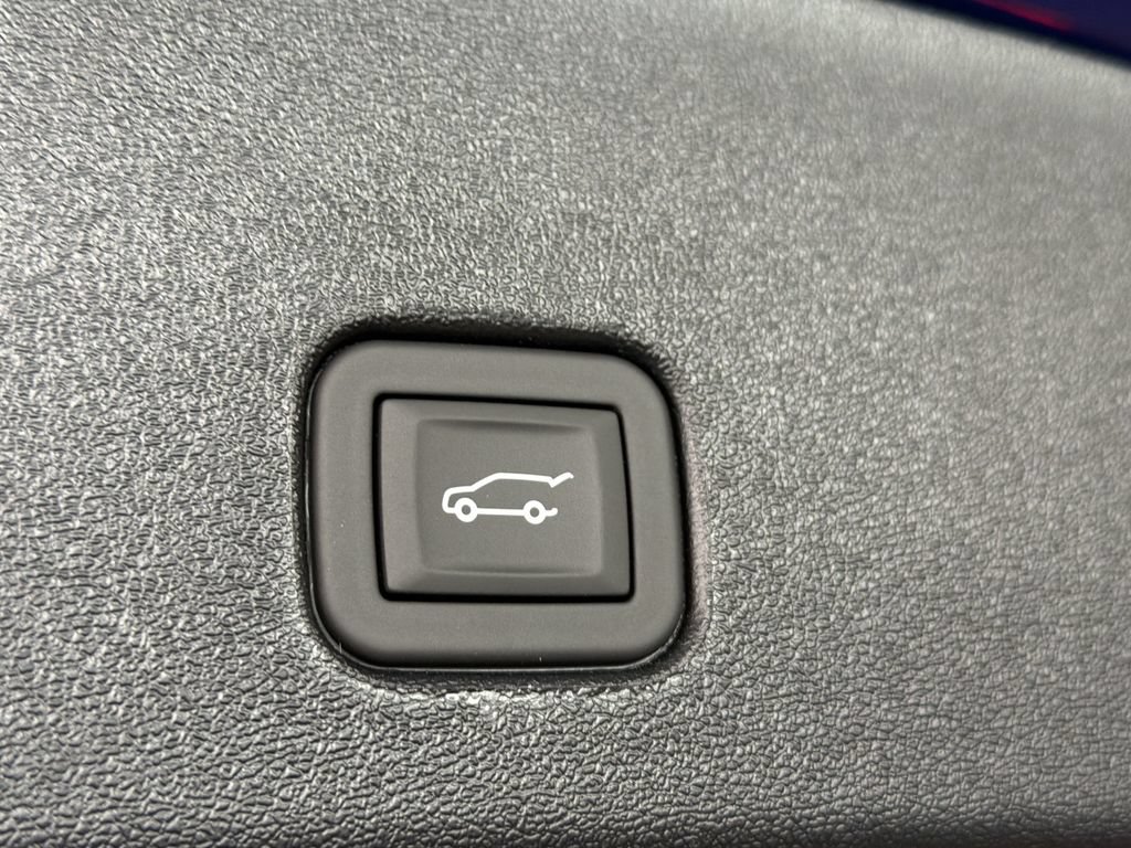 New 2027 Cadillac Optiq V w/ Deep Ocean Design Edition AWD/4WD image 8