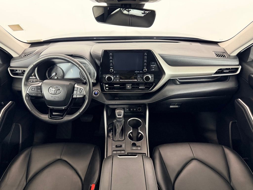 Used 2021 Toyota Highlander XLE image 13