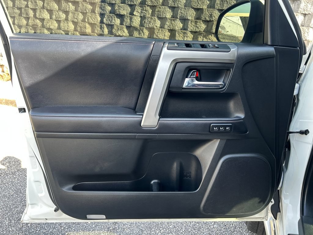 Used 2019 Toyota 4Runner Limited AWD/4WD image 7