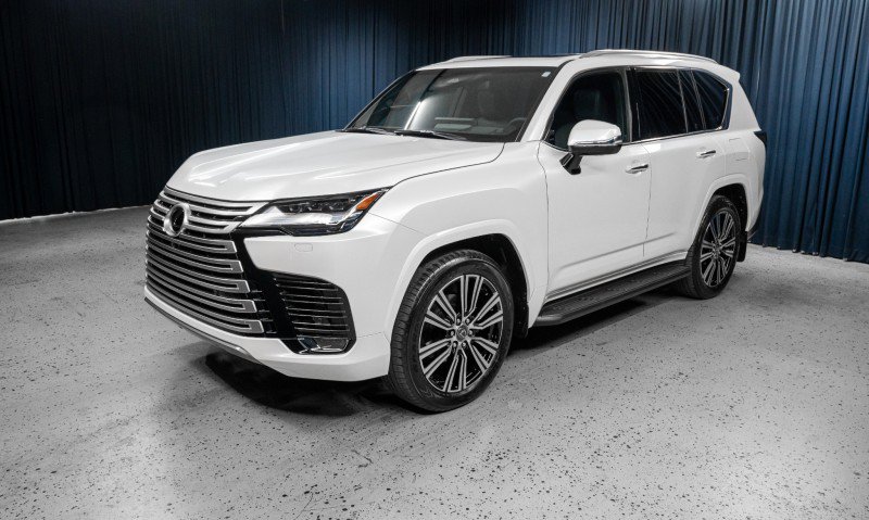 Used 2026 Lexus LX 600 4WD w/ Accessory Package (2T) image 1