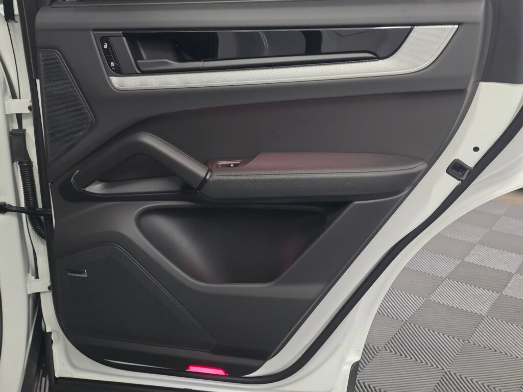 New 2026 Porsche Cayenne AWD/4WD image 25