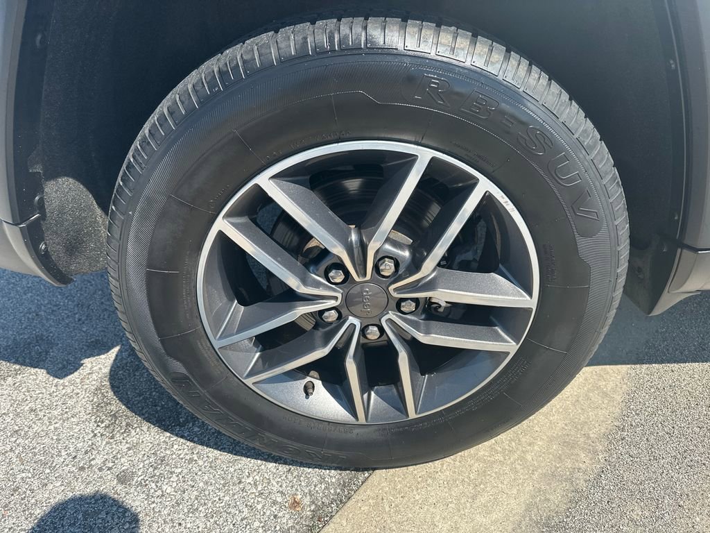 Used 2019 Jeep Grand Cherokee Limited image 34