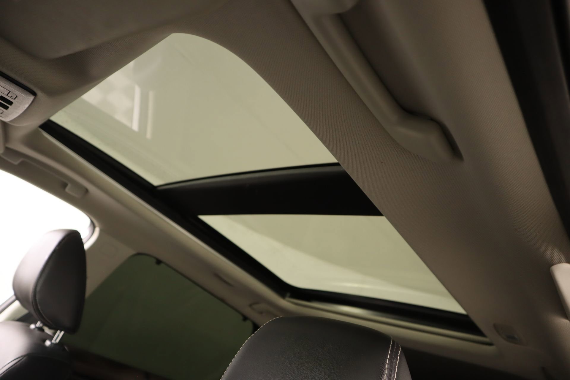 Used 2021 Nissan Rogue SL w/ Premium Package image 15